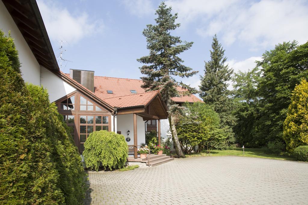 Landhotel Groenenbach Bad Groenenbach Exterior photo